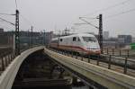 Hier 401 501-2  Gieen  als ICE1186 von Frankfurt(Main)Hbf. nach Berlin Ostbahnhof, bei der Ausfahrt am 28.1.2012 aus Berlin Hbf.