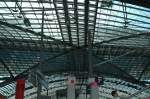 Hauptbahnhof Berlin, Mittelpunkt des Daches von der 5.