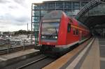 Hier ein RE7 (RE18264) von Berlin Zoologischer Garten nach Wünsdorf-Waldstadt, bei der Ausfahrt am 3.10.2012 aus Berlin Hbf.