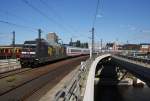 Hier 101 141-0 mit IC2954 von Berlin Ostbahnhof nach Kln Hbf., bei der Einfahrt am 6.7.2013 in Berlin Hbf.