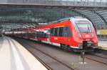 Hier 442 329-9 und 442 644-1 als RB14 (RB18922) von Berlin Schönefeld Flughafen nach Nauen, bei der Einfahrt am 26.7.2013 in Berlin Hbf.