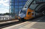 Hier 445 110-0 als RE2 (RE37368) von Wittenberge nach Cottbus, bei der Ausfahrt am 29.9.2013 aus Berlin Hbf.