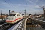 Hier 402 012-9  Potsdam  als ICE847 von Köln Hbf. nach Berlin Ostbahnhof mit 402 026-9  Lutherstadt Wittenberg  als ICE857 von Köln Hbf. nach Berlin Ostbahnhof, bei der Ausfahrt am 1.2.2014 aus Berlin Hbf.