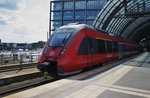 442 129-3 und 442 632-6 sind als RB21 (RB18259) von Golm nach Berlin Friedrichstraße unterwegs. Am 13.5.2016 verlässt das Gespann hier den Berliner Hauptbahnhof.