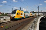 445 107-6  Lübben  erreicht auf seiner Fahrt als RE2 (RE63861) von Cottbus nach Wismar am Nachmittag des 13.5.2016 den Berliner Hauptbahnhof.