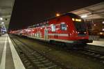 Auf dem Weg von Schwedt(Oder) nach Berlin Hauptbahnhof (tief) legt der RE3 (RE3353) am 12.2.2017 einen Halt in Berlin Lichtenberg ein. Zuglok war 112 185.