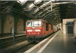 180 005 bespannte an einem Augusttag 2003 einen EuroCity Richtung Polen.Aufgenommen in Berlin Ostbahnhof.