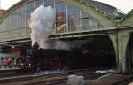 Hier 52 8177-9 mit DPN92695 von Berlin Ostbahnhof nach Berlin Ostbahnhof, bei der Ausfahrt am 29.10.2011 aus Berlin Ostbahnhof.