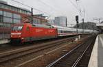 101 135-2 steht am 12.2.2017 mit dem IC1919 nach Köln Hauptbahnhof im Berliner Ostbahnhof bereit.