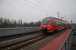 442 825-6 erreicht am 11.2.2017 als RB24 (RB18363) von Senftenberg nach Eberswalde Hauptbahnhof den Bahnhof Berlin Ostkreuz.