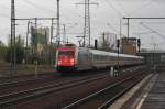 Hier 101 118-8 mit IC144 von Berlin Hbf.(tief) nach Amsterdam Centraal, bei der Durchfahrt am 27.4.2013 durch Berlin Schnefeld Flughafen, in Richtung Wnsdorf-Waldstadt. 