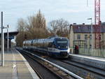 Berlin Mahlsdorf - neuer Regionalzughalt seit dem 10.12.2017. Fotografiert am Eröffnungstag. Fahrzeuge 733 und 735 der Niederbarnimer Eisenbahn.