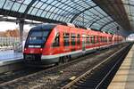 648 120-3 fährt am 30.10.2021 als RE6 (RE3608)  Prignitz-Express  von Berlin Gesundbrunnen nach Wittenberge aus Berlin Spandau aus.