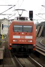 101 092-5 fhrt am 10.08.2012 in den Bahnhof Berlin Spandau ein.