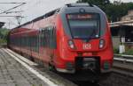 Hier 442 322-4 als RE7 (RE18711) von Wünsdorf-Waldstadt nach Dessau Hbf., bei der Einfahrt am 28.6.2013 in Berlin Wannsee.