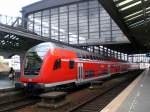 Doppelstock-Steuerwagen (2. Gattung) als RE2 im Bahnhof Berlin Zoologischer Garten.(11.4.2010)