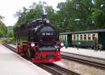 99 1782 umfhrt am 17.06.10 im Bahnhof Binz ihren Zug.