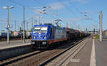 187 318 der raildox schleppte am 09.09.18 einen Schwenkdachwagenzug durch Bitterfeld Richtung Halle(S).