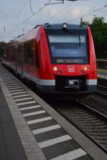 Am heutigen Sonntagabend verlässt der Triebzug 622 018 als RB 30 aus Ahrbrück kommend Bonn-Mehlem in Richtung Bonn Hbf. 5.7.2015