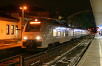 460 013 und ein weiterer 460er warten geduldig den Fahrgastwechsel ab, ehe es weiter nach Köln geht.
Aufgenommen am 27.01.2013 im Bonner Hauptbahnhof.