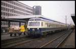 614072 am 5.4.1989 im HBF Braunschweig als E 6020 um 17.28 Uhr abfahrbereit nach Kreiensen.