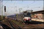 MRCE Vectron X4E-855 war am 4.11.2015 Zuglok eines leeren Autotransportzuges und kam damit um 13.02 Uhr in Richtung Süden fahrend durch den HBF Bremen.