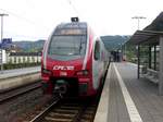 CFL 2306 (Stadler KISS) mit 429 122 (Stadler Flirt 160) von DB Regio Südwest an der Spitze als RE11 nach Luxembourg Ville bzw. RE1 nach Saarbrücken steht im Bahnhof Cochem (Mosel) auf Gleis 2. In Trier Hbf wird der Zugverband für die Weiterfahrt geteilt. [27.6.2016]