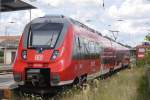 Ganz in DB-Rot präsentiert sich 442 142 des VBB in Cottbus am 6.7.14.