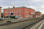Das Bahnhofsgebude von Dessau Hbf, am 16.02.2024.