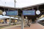 Hier zwei Zugzielanzeiger im Dortmunder Hbf am 21.12.13