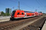 S2 von Dresden Flughafen nach Pirna macht sich am 27.5.2017 im Dresdener Hauptbahnhof auf den Weg.