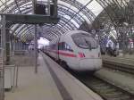 Heute steht mal ein kurzer ICE im Hauptbahnhof auf Gleis 2 zur Weiterfahrt nach Frankfurt Flughafen. Aufnahme: 16.04.2010