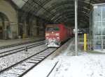Die BR 145 049-3 stand als S1 nach Schna im Hauptbahnhof und wartete auf die Abfahrt. 17.12.2010