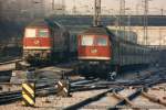 Als es in Dresden noch rhrte ... 234 551 und 234 144 im Hbf im Februar 1996.