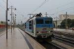 Am 09.08.2013 fuhr CD 371 002-7  Jozin  bei Regen  auf Gleis 3 des Dresdener Hbf an den EC 177 nach Bratislava.