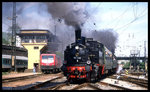 91134 schiebt am 18.5.1996 den Pendel für das BW Altstadt Fest in Dresden nach und verläßt hier gerade den HBF Dresden. An der Zugspitze führt 62015!