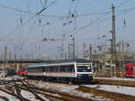 MRB-Ersatzverkehr: an dieses Bild mit dem Wittenberger Steuerwagen und am anderen Ende mit ES 64 U2 024 wird man sich gewöhnen müssen, weil ein Großteil der neuen Alstom CORADIA CONTINENTAL an Rädern und Türen defekt sind; hier als RE 26967 aus Hof mit +25 bei Einfahrt in Dresden Hbf; 28.01.2017
