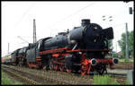 41360 und 41241 mit BDEF Sonderzug am 27.5.1995 um 10.15 Uhr am Bahnsteig in Düren.