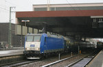 185-CL 001 mit dem RE 13 am Haken, als Ersatzzug für die damals noch nicht zugelassenen Flirt-Triebzüge.
Aufgenommen am 12.02.2010 in Düsseldorf Hbf.