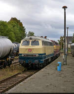 Historisches Eisenbahnwochenende Benndorf–Staßfurt    218 472-9 ist abgestellt im Bahnhof Egeln.