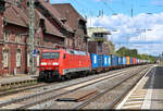 Containerzug passiert mit 152 096-4 (Siemens ES64F) den Hausbahnsteig des Bahnhofs Eichenberg in südwestlicher Richtung.

🧰 DB Cargo
🕓 6.5.2023 | 12:34 Uhr