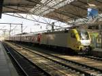 ES 64 U2-013 mit RB in Erfurt Hbf am 23.09.2011