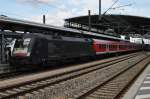 Hier 182 528-0 mit einer RB20 (RB16324) von Halle(Saale) Hbf. nach Eisenach, bei der Einfahrt am 19.8.2014 in Erfurt Hbf. 