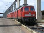 232 428 und 233 281,am 09.Juni 2012,auf ihrem gegenwrtigen Abstellplatz in Mukran.