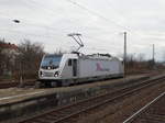 RheinCargo 187 076-5 am 18.02.17 in Frankfurt am Main Höchst vom Bahnsteig aus fotografiert