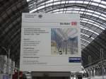 Seit 2002 wird die Halle des Hauptbahnhofs in Frankfurt am Main erneuert. Die Arbeiten sollen noch bis 2006 dauern. Hier im Bild das Projekt-Schild, aufgenommen am 01.06.2005.
