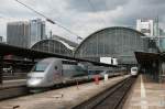 Der Weltrekord TGV 4402 wird in Frankfurt(Main)Hbf fr die Fahrt als TGV 9552 nach Paris-Est bereitgestellt.