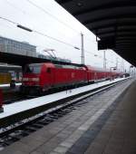 146 240 schiebt am 23.02.2013 seinen RE nach Wrzburg aus dem Frankfurter Hauptbahnhof.