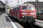 218 837 und 833 stehen startklar in Gleis 1a des Frankfurter Hauptbahnhofs (9.4.16)