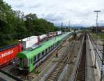 Freiburg Güterbahnhof, Blick auf die LKW-Verladung (Rollende Autobahn) der Firma RAlpin AG aus der Schweiz, Mai 2014